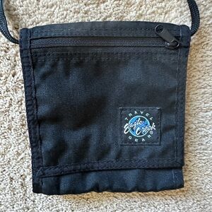 Eagle Creek Trifold Neck Wallet in Black
